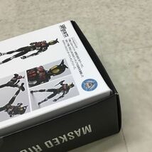 1円〜 バンダイ S.H.Figuarts 真骨彫製法 仮面ライダーダークカブト_画像7