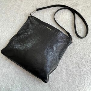 【中古・極美品】GUCCI グッチ　 ショルダーバッグ レザー　ボディバッグ　黒