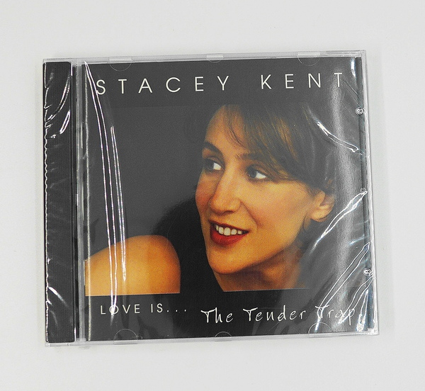 CD　送料無料　新品未開封　STACEY KENT LOVE　IS