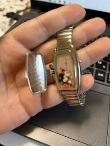 ミニーちゃん　ミッキーマウス　とても珍しい時計 腕時計 時計 フリーサイズ
