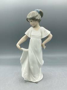 リヤドロ LLADRO 陶器人形 少女 すてきでしょ フィギュリン スペイン製 陶器 置物 リアドロ オブジェ 1110