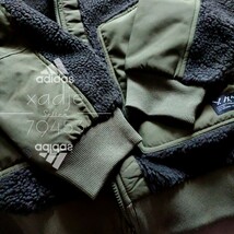 新品 正規品 adidas アディダス ボア ジャケット カーキ オリーブ ロゴ 刺繍 プリント ゆるめ ダブルジップ 2XL _画像7