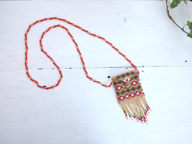 Interesting Bali miscellaneous goods * Beaded pouch necklace * Red: B ☆ For amulets, scented bags, etc., hand craft, handicraft, beadwork, others