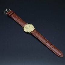 LONGINES ロンジン クオーツ ゴールドカラー文字盤 ラウンドケース 2針 スイス製 新品革ベルト メンズ腕時計_画像8