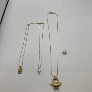 中古アクセサリー ネックレス ゴールドカラー NINA RICCI ニナリッチ　バルマン　BALMAIN 片耳イヤリング　まとめて　4点