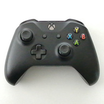 【1個は動作確認済】XBOX ONE　コントローラー（ブラック）　2個セット（※1個は、ジャンク品扱い）　　Microsoft　PC　Xbox Series X/S_画像4