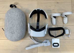 【極美品】Meta Quest2 128GB（OCULUS QUEST 2）専用携帯ケース＆VRヘッドストラップ付