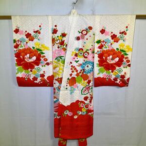 子供用　祝着　正絹　刺繍　孔雀　菊　牡丹　華　花　白色　着物　和服　和装　コーデ　リメイク　染め替え　衣装　百貨店　高級