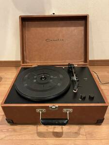 Crosley CR249 アンティーク＆レトロなトランク　ポータブル型ターンテーブル/レコードプレーヤー