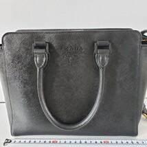 PRADA プラダ サフィアーノレザー 2wayバッグ 黒 1スタ 同梱可能 極美品 ギャランティ有 c112_画像2