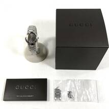 ▼【電池交換済】GUCCI 8900L ラウンドフェイス デイト レディース QZ クオーツ 腕時計 グレー文字盤 シルバー系 箱・コマ付_画像8