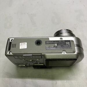 SONY Cyber-shot DSC-P8 コンパクトデジタルカメラ /1