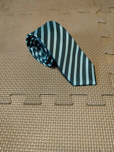 ほぼ未使用 ザ・スーツカンパニー グレー ストライプ ナロー ネクタイ THE SUIT COMPANY Gray Narrow Striped Tie 成人式 パーティー