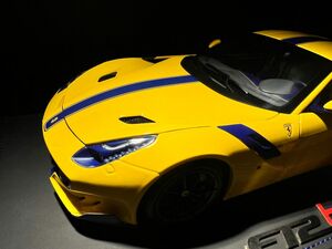 BBR 1/18 フェラーリ F12 TDF Giallo Modena 4305 全開閉 BBR1821ST 世界限定100台