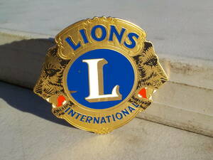 旧車 当時物 ライオンズクラブ カーバッジ LIONS CLUB INTERNATIONAL 昭和 レトロ グリルバッヂ エンブレム