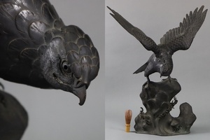 時代金工 古銅 岩上鷹置物 高65cm 重9kg 飾物 鳥 銅器 細密細工 古美術品[b1225]