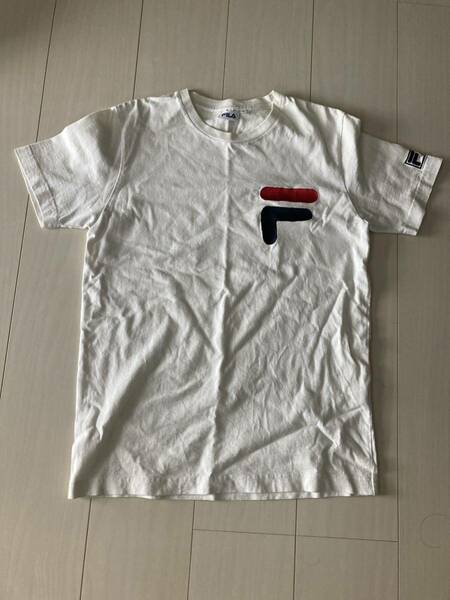 半袖 白 フィラ　FILA Ｔシャツ　白　ロゴＴ　S 中古品