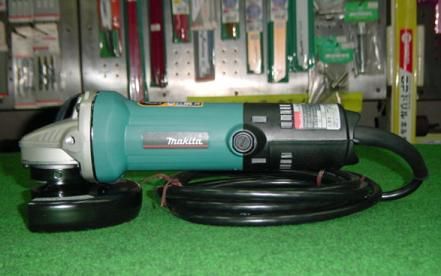 マキタ 9535B 125mmディスクグラインダー 細径&高耐久&ハイパワ- 低速・高トルク AC100V 新品 マキタ 9535B 125mmディスクグラインダー 細径&高耐久&ハイパワ- 低速・高トルク AC100V 新品