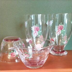 薔薇グラス、デザートカップ2個セット。未使用品