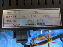 中古現状渡品 UESHIMA・BROOKS マスフローコントローラ用デジタル指示計付き電源 5896 RANGE N2 200 SCCM_画像8