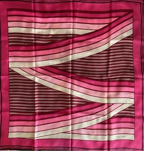 ピエールカルダン　pierre cardin　スカーフ　シルク100％　絹　シルク　ピンク　赤　白