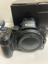 ニコン z5 nikon ショット数2010枚 ミラーレス一眼 一眼レフ カメラ ボディ 本体_画像2