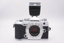 ミラーレスカメラ OM-D E-M5 Mark III 14-150mm II レンズキット シルバー ■OLYMPUS★Joshin(ジャンク)9265【1円開始・送料無料】_画像2