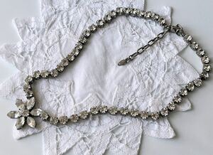 ヴィンテージ ** お花モチーフ 美しいラインストーンのネックレス vintage necklace
