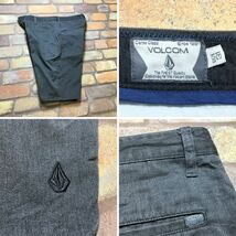 SP1-447◆海外正規品◆状態良好!!◆【VOLCOM ボルコム】アシンメントリー裁断 ハーフパンツ【W31 メンズ M】グレー ショーツ USA古着_画像4