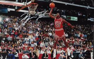 * Michael * Jordan autograph sa Info to/ photograph Chicago *bruz basketball. god sama NBA Champion 6 times (19911993, 19961998)