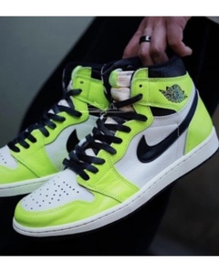 NIKE AIR JORDAN 1 RETRO HIGH OG VOLT ナイキ エア ジョーダン 1 レトロ ハイ ボルト 【新品未使用品！定価半額程度！激安！】