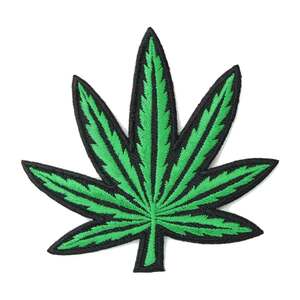 アイロンワッペン 大麻 マリファナ マーク 植物 葉 簡単貼り付け アップリケ 刺繍 裁縫