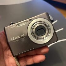 1円 CASIO EXILIM EX-Z700 6.2-18.6mm コンパクトデジタルカメラ シルバー 動作未確認_画像2