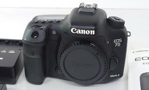 【B02-139】 Canon EOS 7D MarkⅡ デジタル一眼レフカメラ ボディ バッテリー2個 充電器 説明書 付き 通電 撮影 OK EFマウント