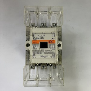 送料無料!!　富士電機　電磁接触器　SC-N5A　コイル電圧100V　中古品　【2300700019】