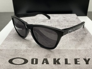 偏光★OAKLEYオークリー FROGSKINSフロッグスキン 艶消し黒マットブラック/POLARIZEDミラーレンズ USA製サングラス アジアンフィット