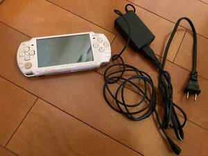 【ジャンク品】SONY(ソニー)PSP-2000[プレイステーションポータブル]ピンク/電源コード/ACアダプター/バッテリー無/PlayStation Portable