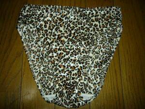 パンティー　ショーツ　Mサイズ　豹柄　ベロア素材　暖かい　攻撃的　Sっぽい　豹変して魅惑　クロッチは白の綿素材　色違い出品中　未使用