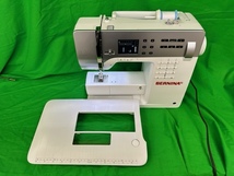 ☆人気商品 BERNINA ベルリナミシン B350 ステッチ ボタンホール フリーハンドレバー フットコントローラー付 動作確認済 中古品☆_画像3