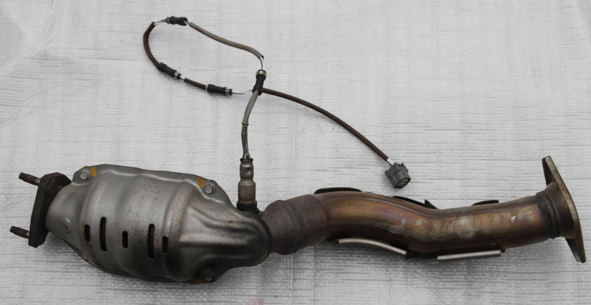  Honda Fit RS(DBA-GE8) оригинальный передний muffler катализатор O2 сенсор имеется приемная труба глушителя 