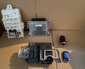 H29年 GP5 フィット ハイブリッド エンジンコンピューター スマートキー等 中古品 即決 1228265 231030 TK 工場棚在庫