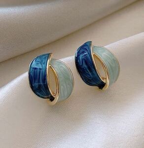 cloisonne風☆ブルーblue&ゴールドピアス