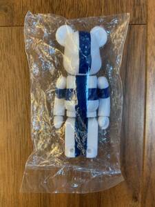 【新品未開封】ベアブリック シリーズ 35 MEDICOM TOY FLAG 旗 フィンランド 100% Bearbrick メディコム KAWS Finland