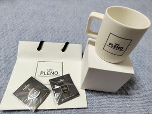 チャングンソク 『cafe PLENO』マグカップ１点(箱・ショッパー付き)と『 ピンバッチ』２点 