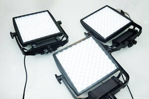 Litepanels Astra E 1x1 Daylight 3灯セット/Vマウントバッテリーブラケットｘ2/PortaBraceライトパネル専用ケースLPB-LED2A x 2
