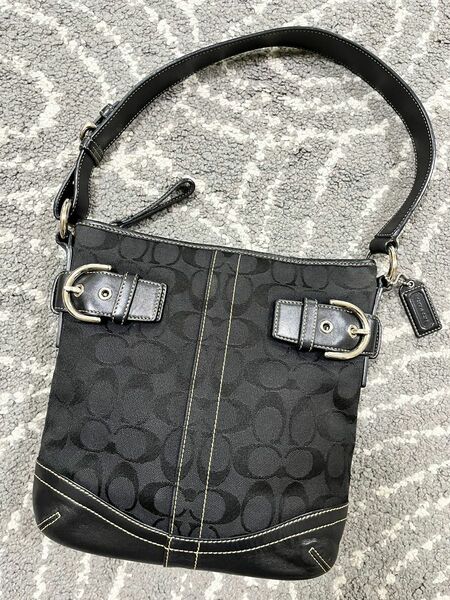 値下　COACH シグネチャー コーチショルダーバッグ　黒　used