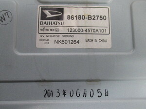 13-101 ダイハツAM/FM/CD フジツーテン 86180-B2750 作動品。H25/08 DBA-LA110S LA110S-0053318 16712-0012 ムーウ゛についていました。