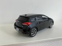 ★トヨタ 1/30 新型 オーリス ハイブリッド AURIS 後期 カラーサンプル ミニカー 非売品 209 ブラックマイカ 黒_画像5