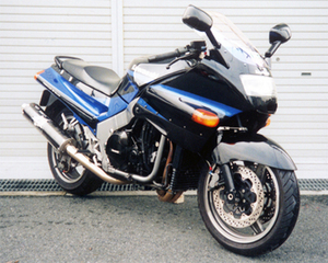 Aテック Kawasaki ZZR1100C ( カワサキZZR1100C型 1990y'-1992y' ) ハーフ サイドカウル FRP 黒ゲルコート仕上げ