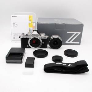 【Y966】Nikon ミラーレス一眼カメラ Z fc レンズキット NIKKOR Z DX 16-50mm f/3.5-6.3 VR シルバー 付属 